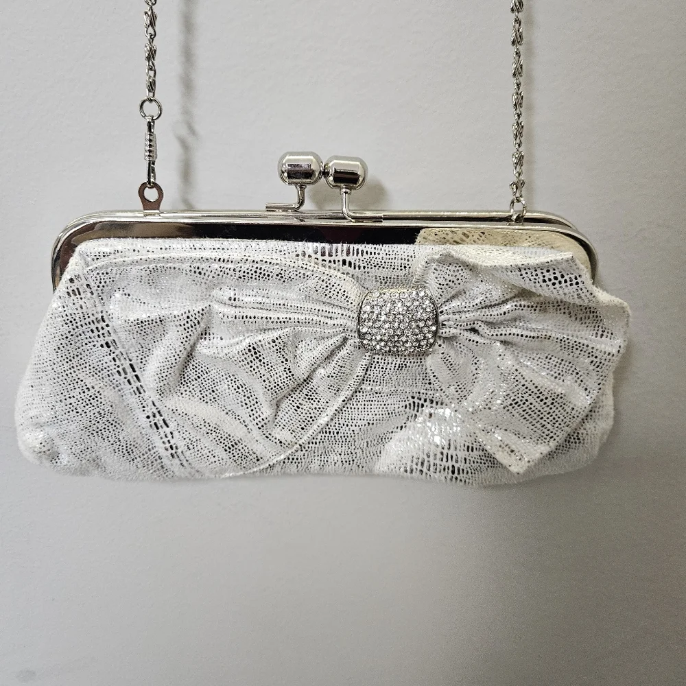 Elegant Silver Clutch Bag - Picture 2 of 13